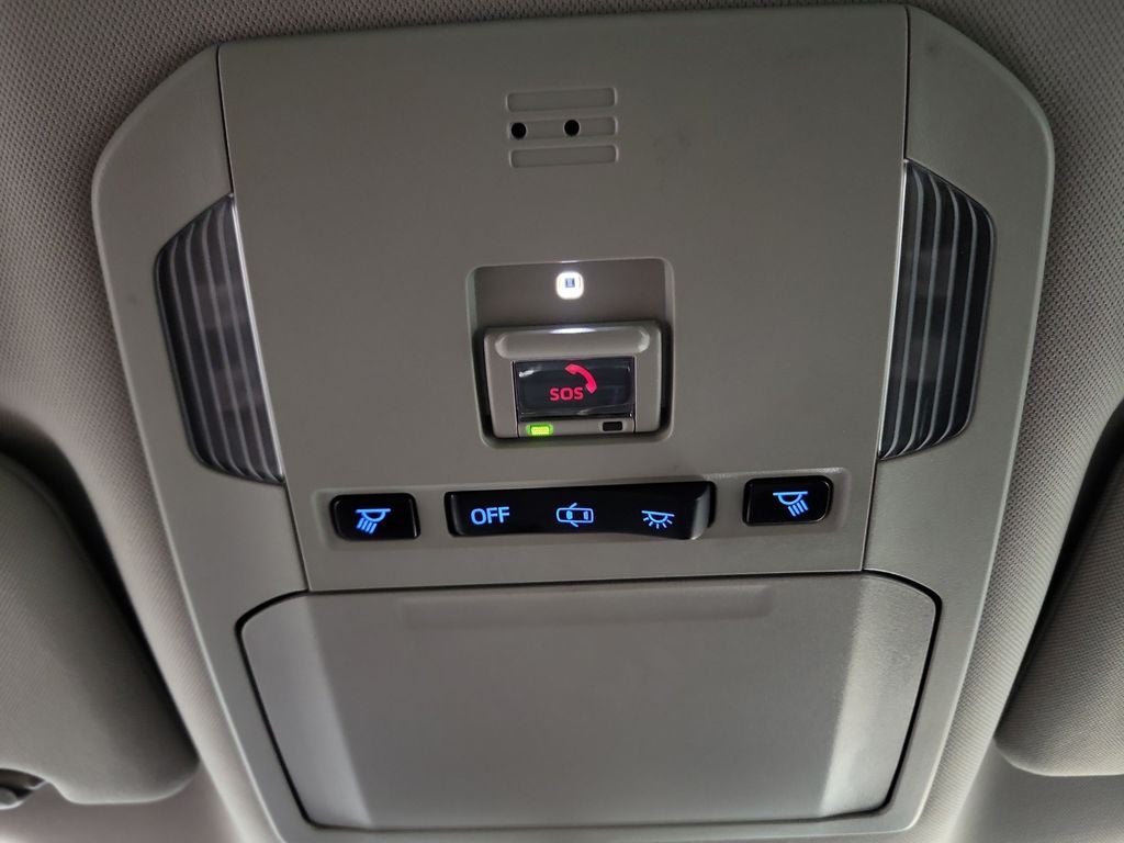 2020 Toyota Highlander LE