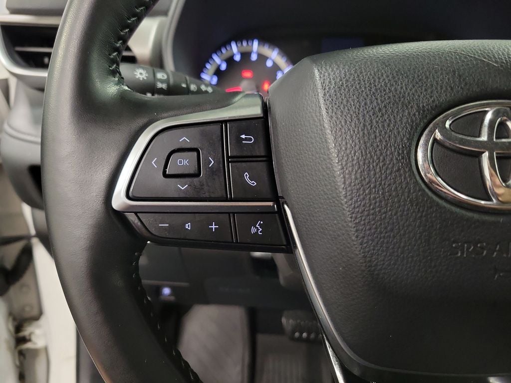 2020 Toyota Highlander LE