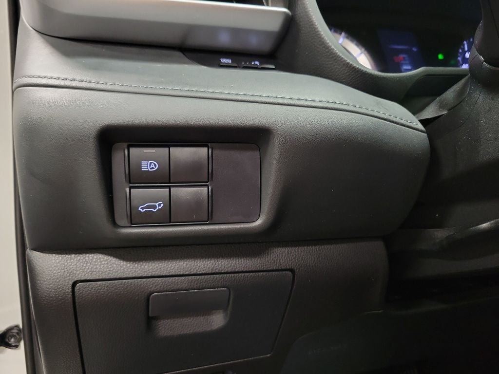 2020 Toyota Highlander LE