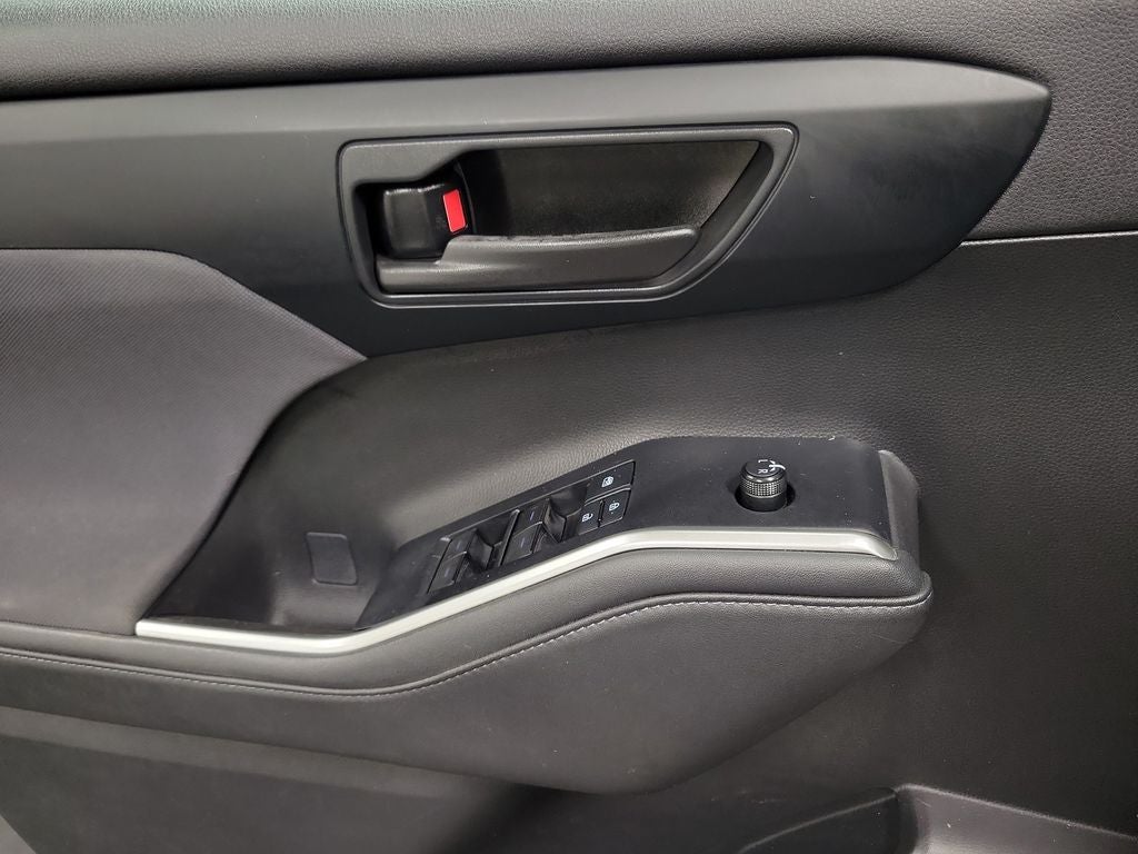 2020 Toyota Highlander LE