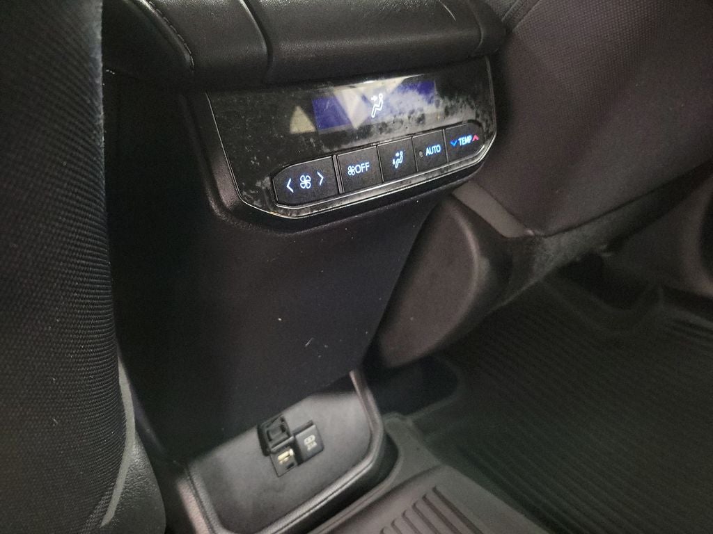 2020 Toyota Highlander LE