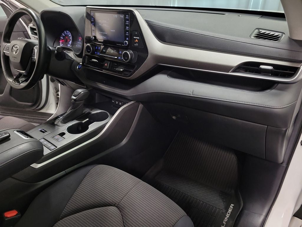 2020 Toyota Highlander LE