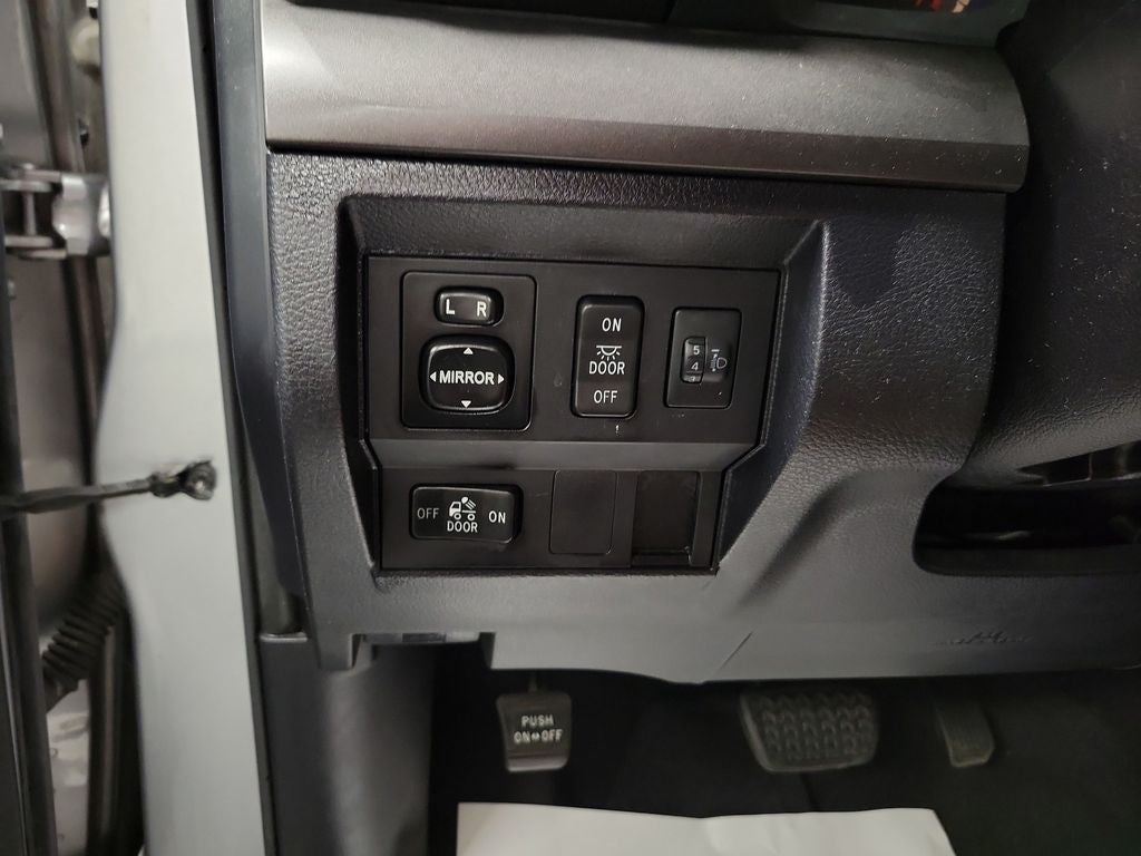 2017 Toyota Tundra SR5 4.6L V8