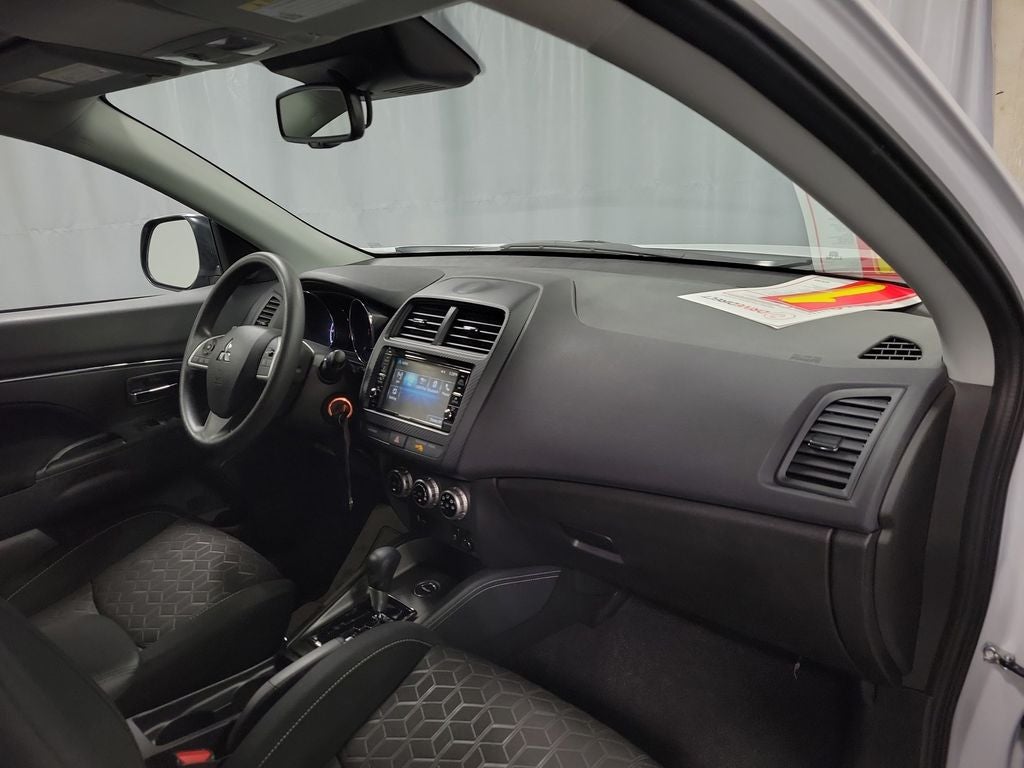 2025 Mitsubishi Outlander Sport 2.0 LE