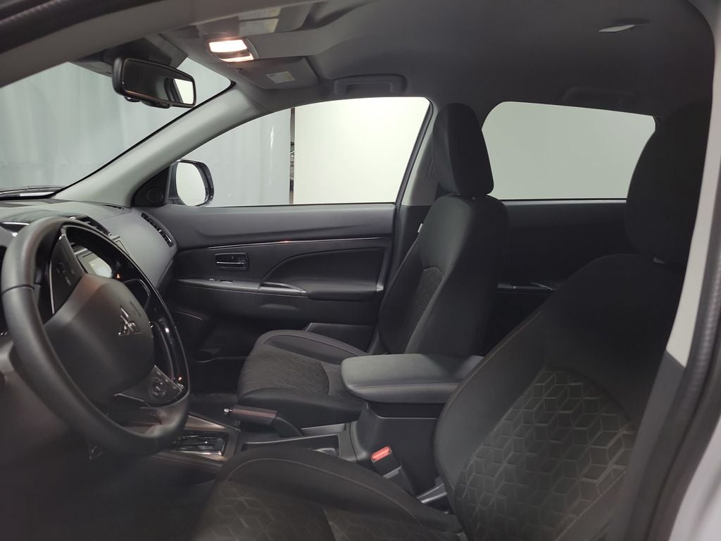 2025 Mitsubishi Outlander Sport 2.0 LE