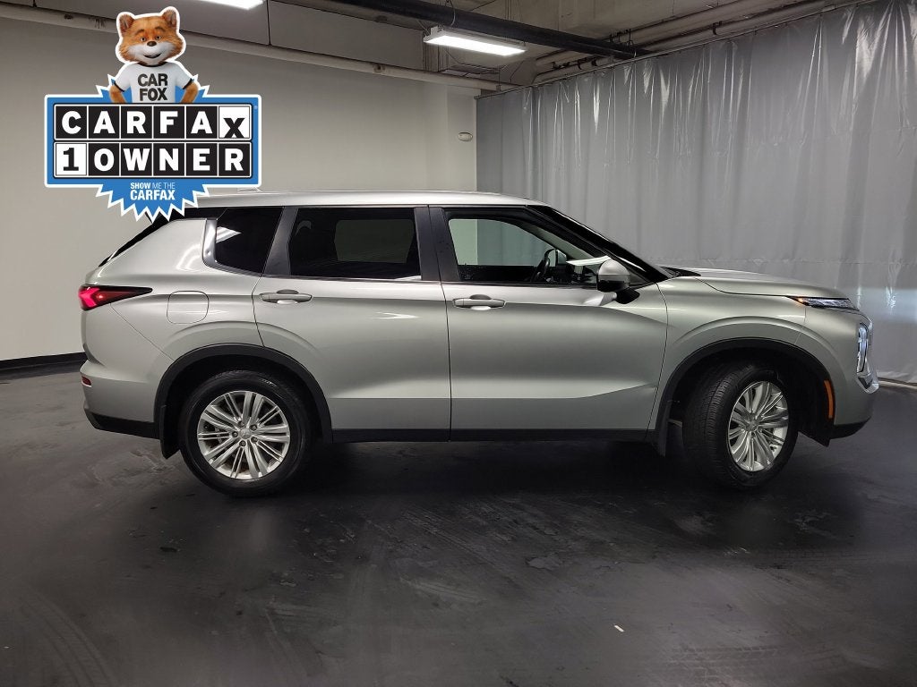 2023 Mitsubishi Outlander ES
