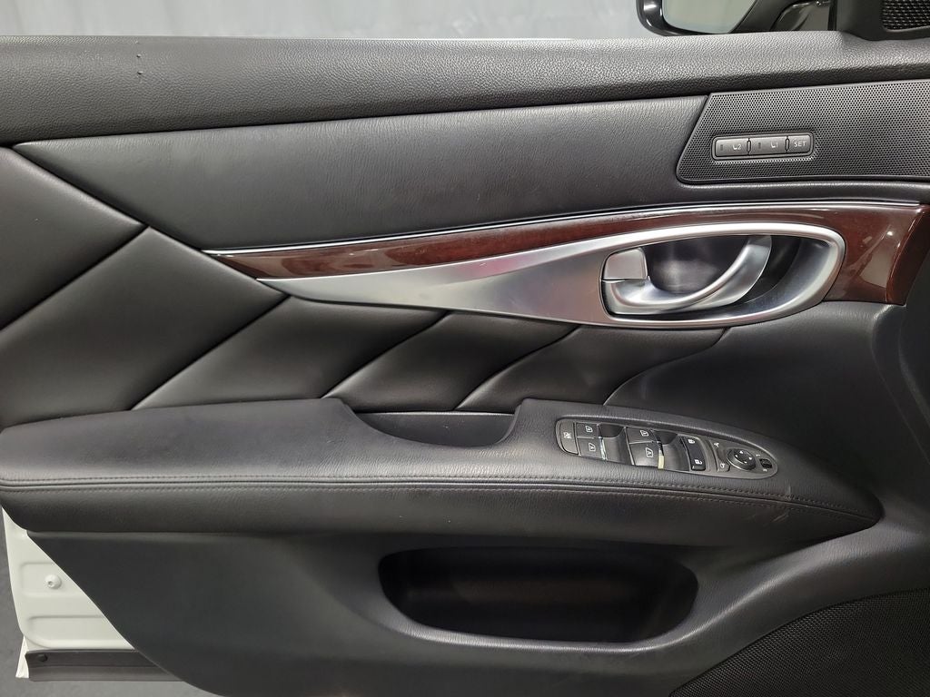 2016 INFINITI Q70 3.7X