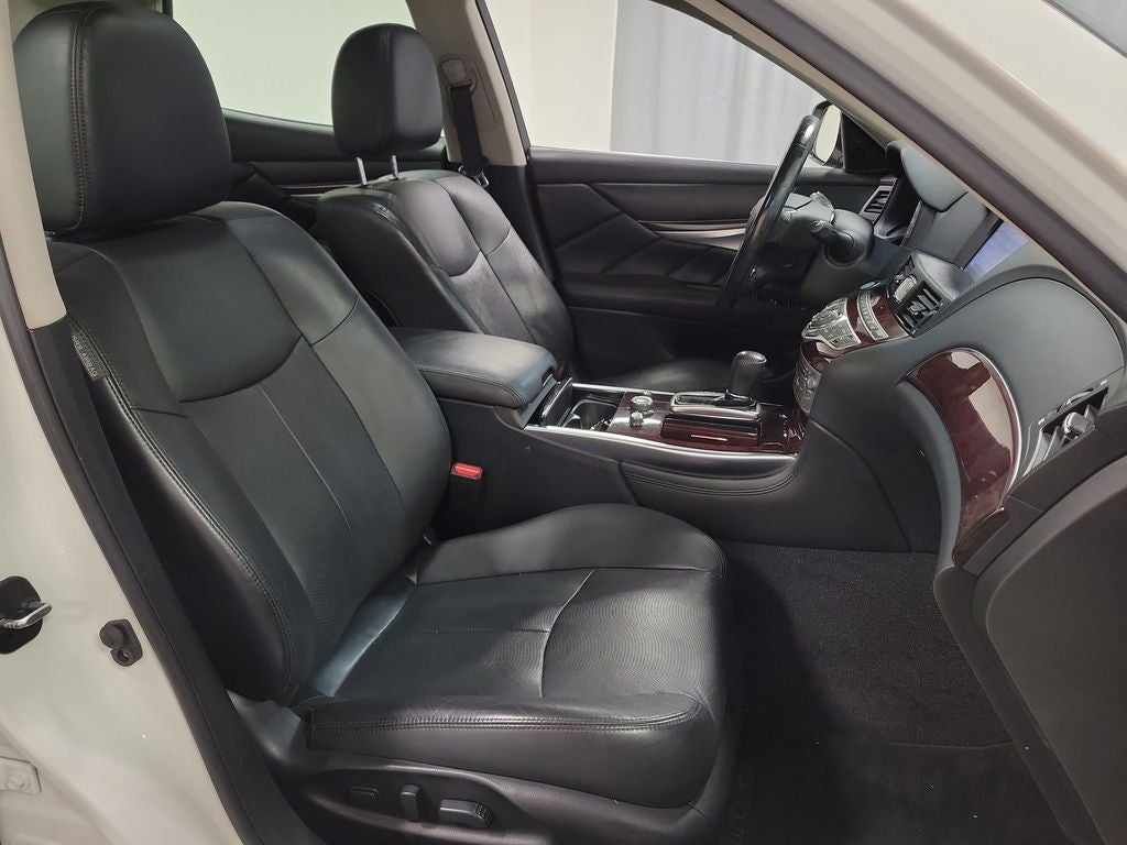 2016 INFINITI Q70 3.7X