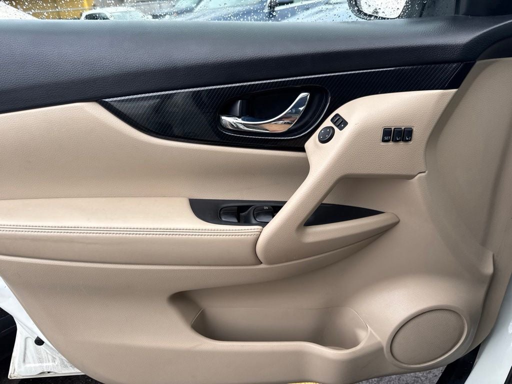 2017 Nissan Rogue SL