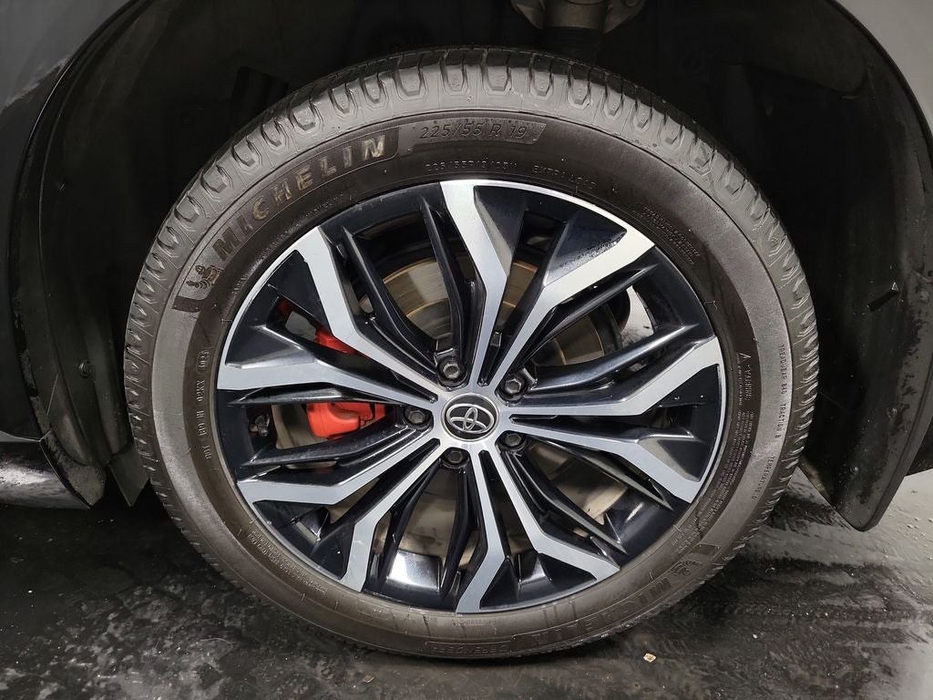 2025 Toyota Crown Signia XLE