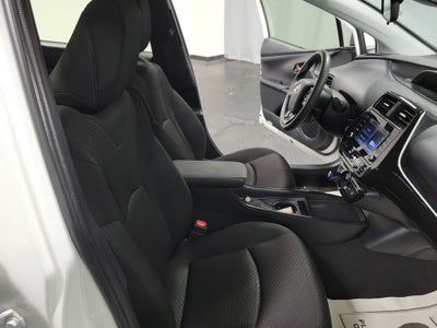 2022 Toyota Prius LE