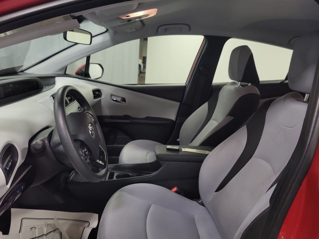 2022 Toyota Prius LE