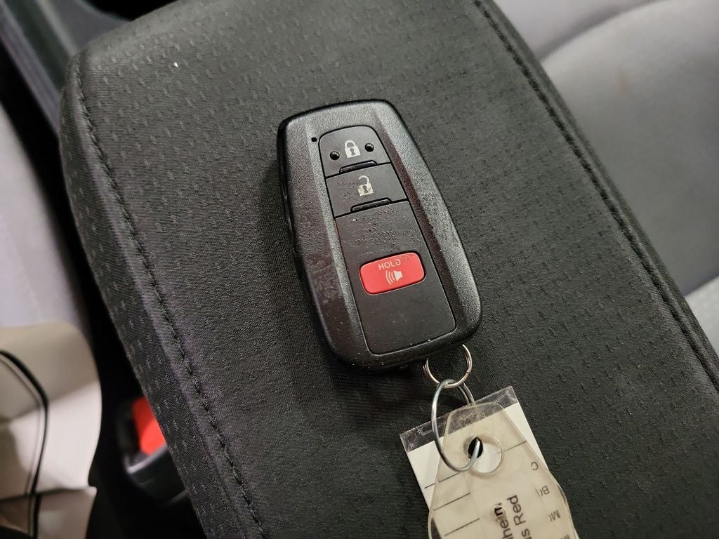 2022 Toyota Prius LE