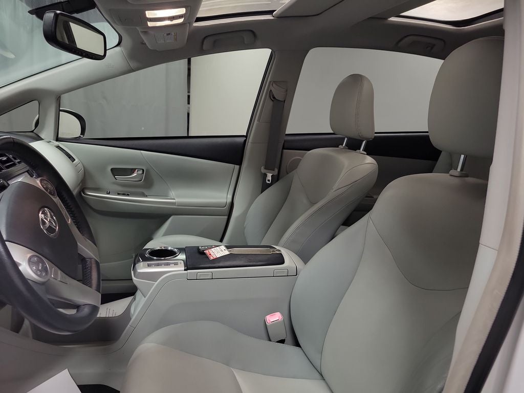 2013 Toyota Prius v Five