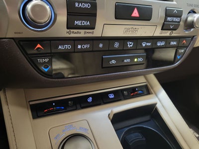 2018 Lexus ES 300h