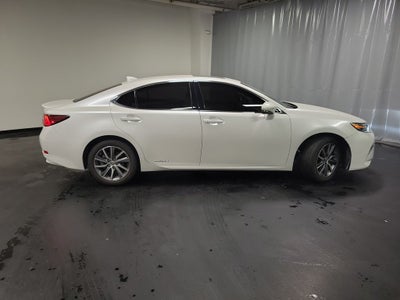 2018 Lexus ES 300h