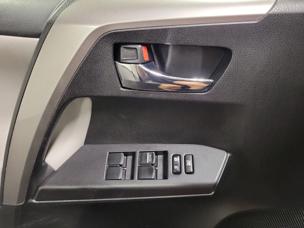 2017 Toyota RAV4 Hybrid XLE