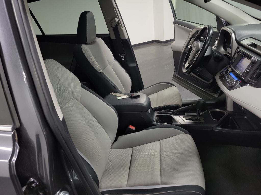 2017 Toyota RAV4 Hybrid XLE