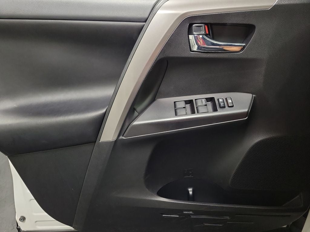 2017 Toyota RAV4 Hybrid XLE