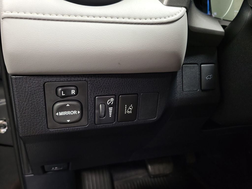 2017 Toyota RAV4 Hybrid XLE