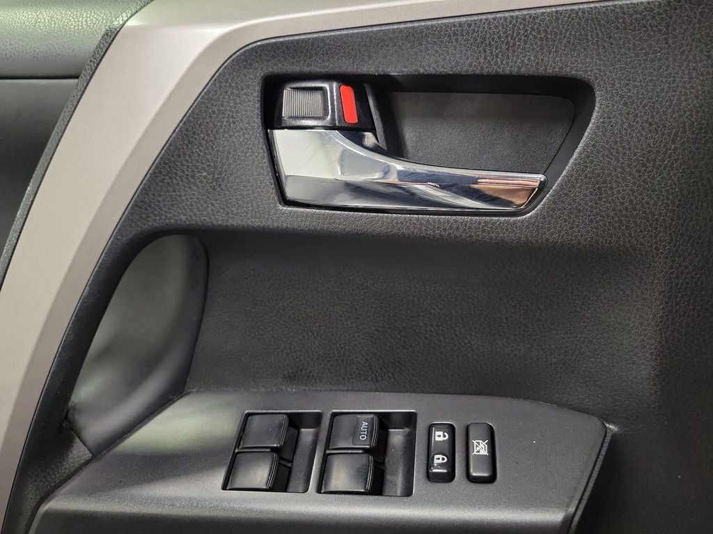 2017 Toyota RAV4 Hybrid XLE