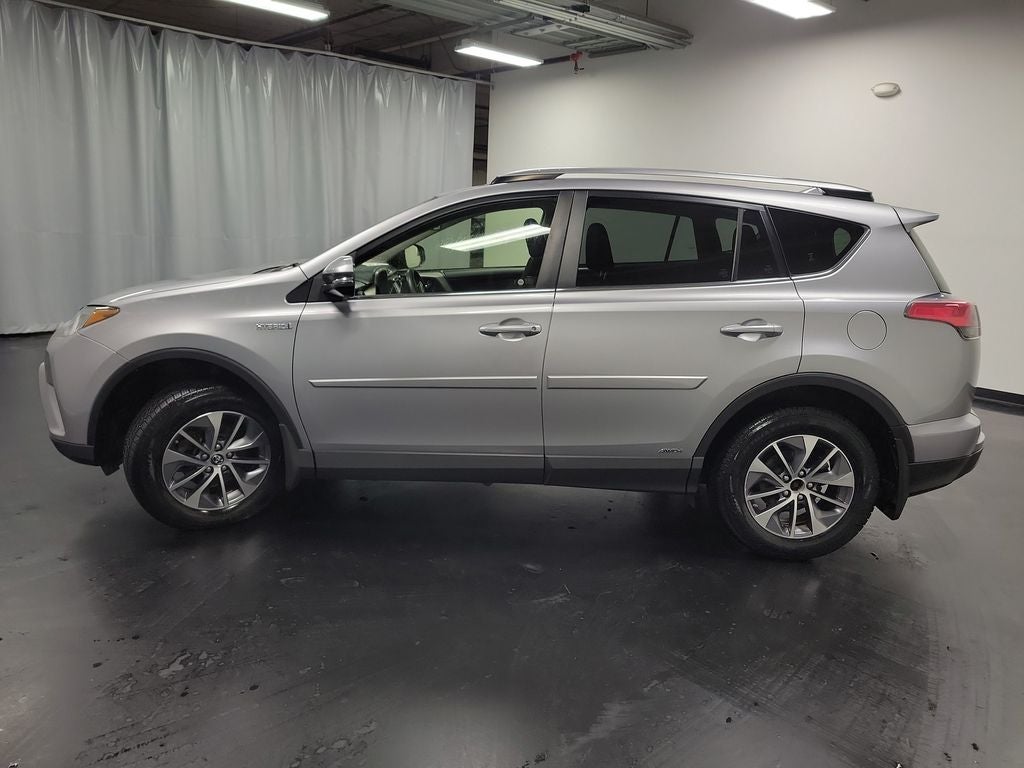 2017 Toyota RAV4 Hybrid XLE