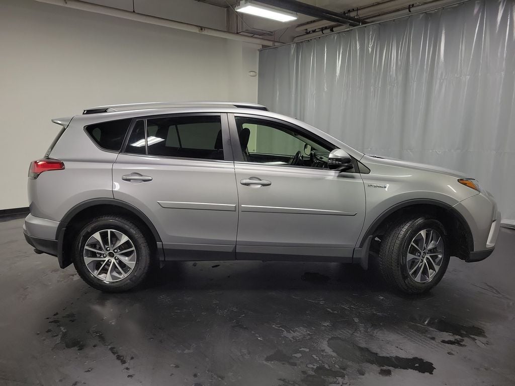 2017 Toyota RAV4 Hybrid XLE