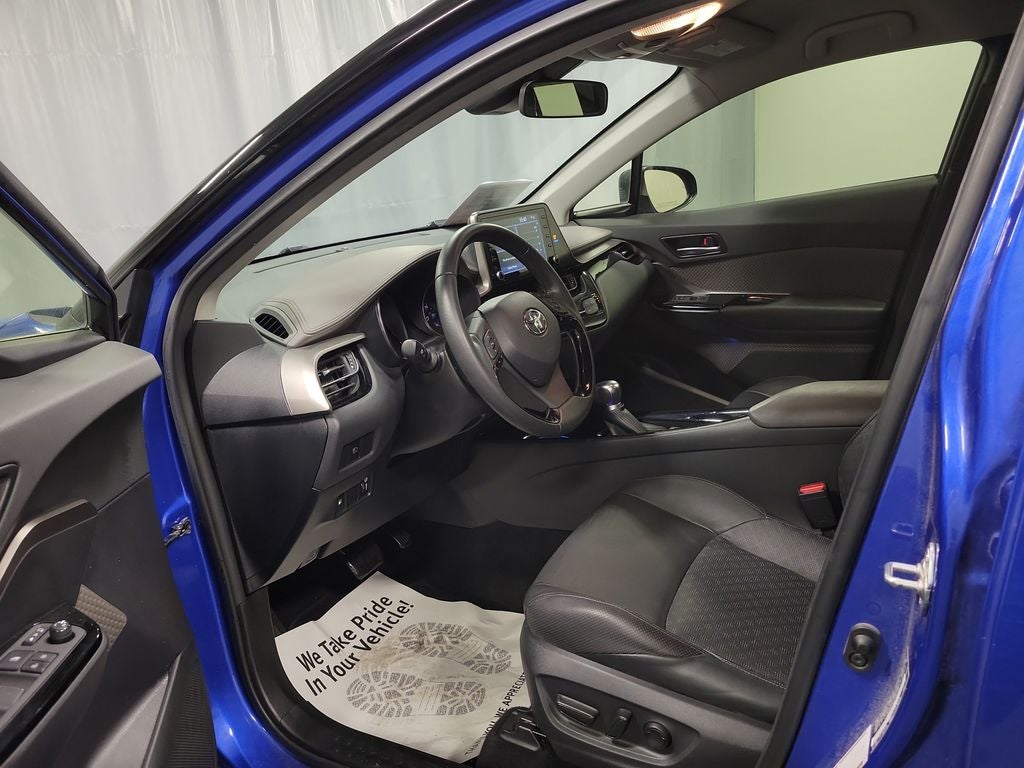 2021 Toyota C-HR XLE