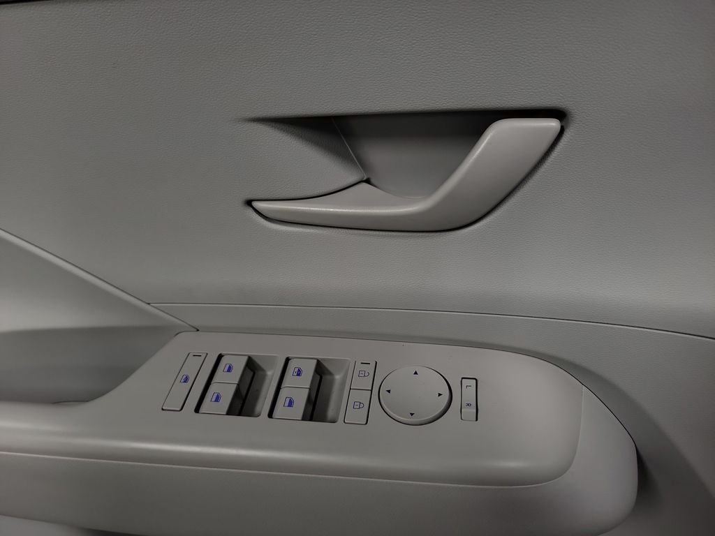2025 Hyundai Kona SE