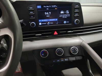 2022 Hyundai Elantra SE