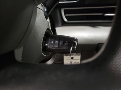 2022 Hyundai Elantra SE