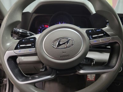 2022 Hyundai Elantra SE