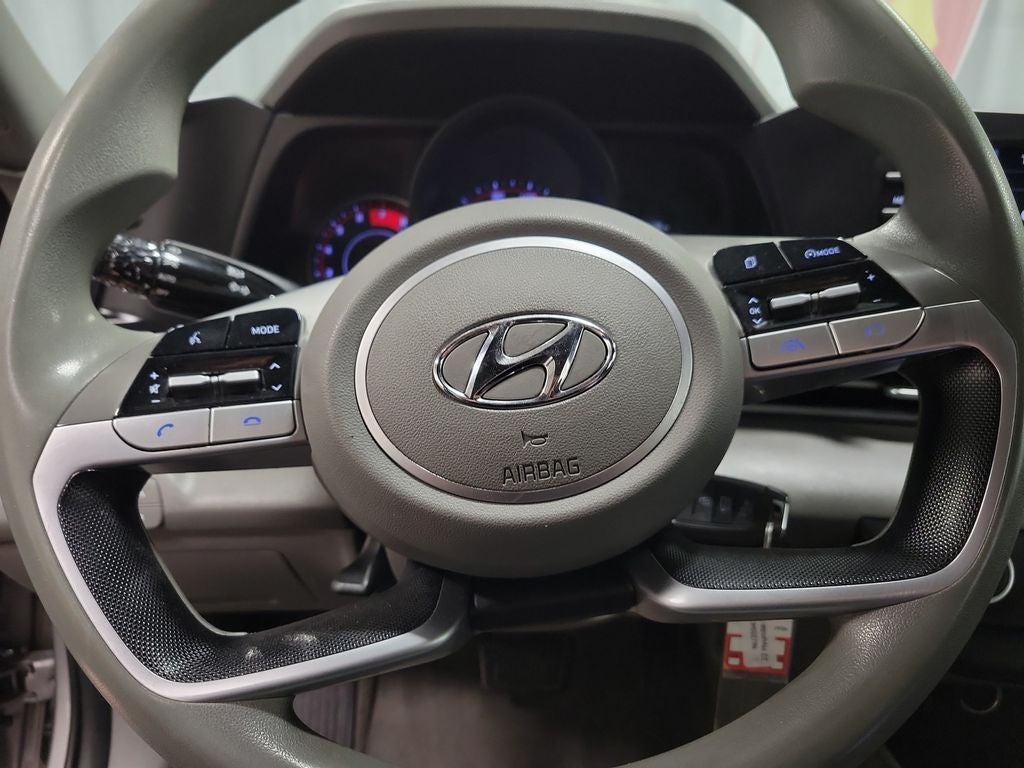 2022 Hyundai Elantra SE