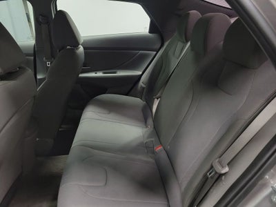 2022 Hyundai Elantra SE