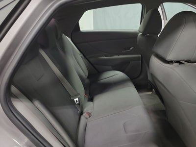 2022 Hyundai Elantra SE