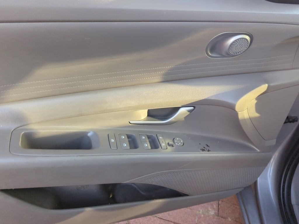 2022 Hyundai Elantra SE