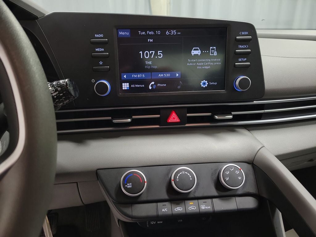 2023 Hyundai Elantra SE