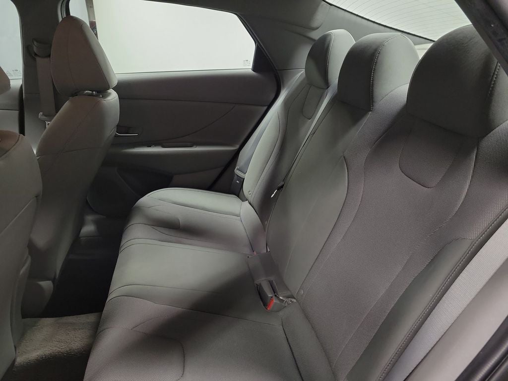 2023 Hyundai Elantra SE