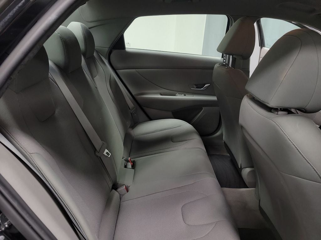 2023 Hyundai Elantra SE