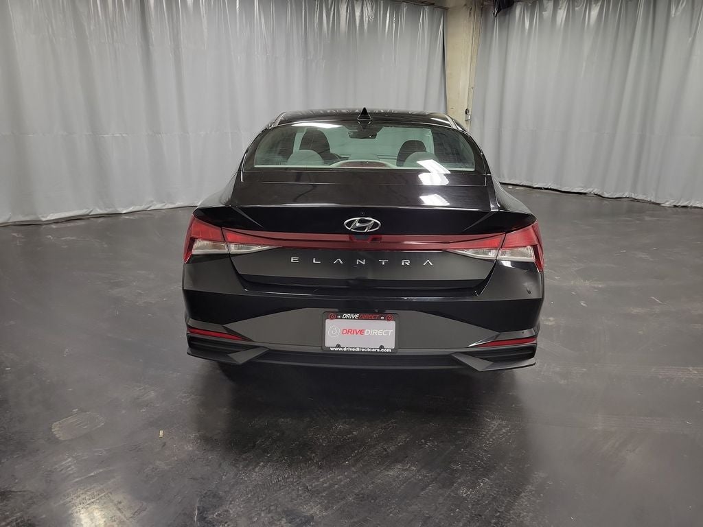 2023 Hyundai Elantra SE