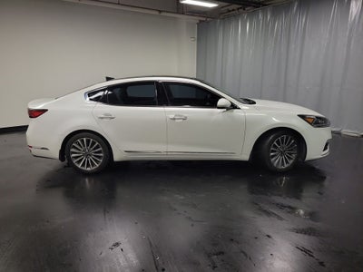 2017 Kia Cadenza Technology