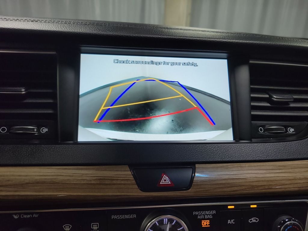 2017 Kia Cadenza Technology