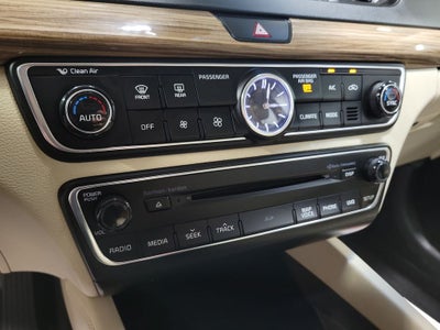 2017 Kia Cadenza Technology