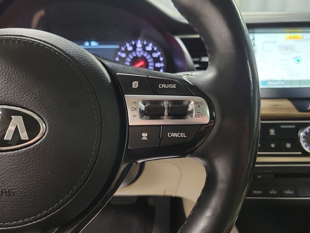 2017 Kia Cadenza Technology