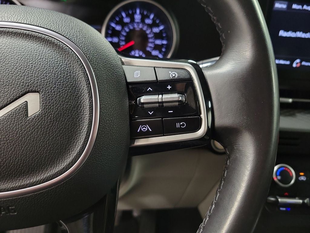 2023 Kia Carnival LX Seat Package