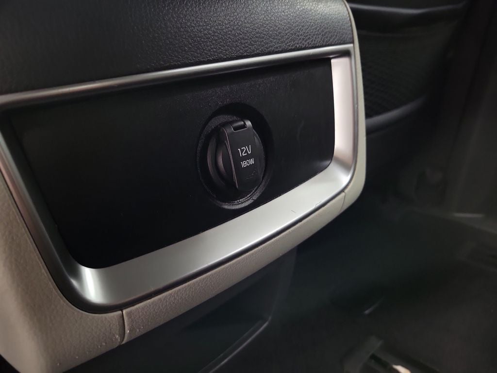2023 Kia Carnival LX Seat Package