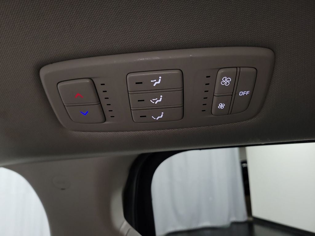 2023 Kia Carnival LX Seat Package