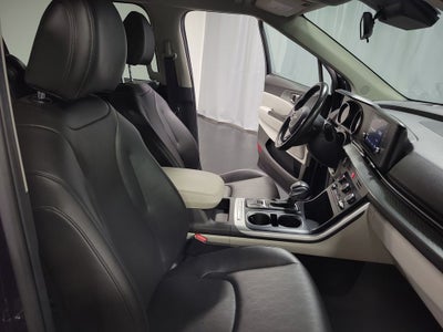 2023 Kia Carnival LX Seat Package