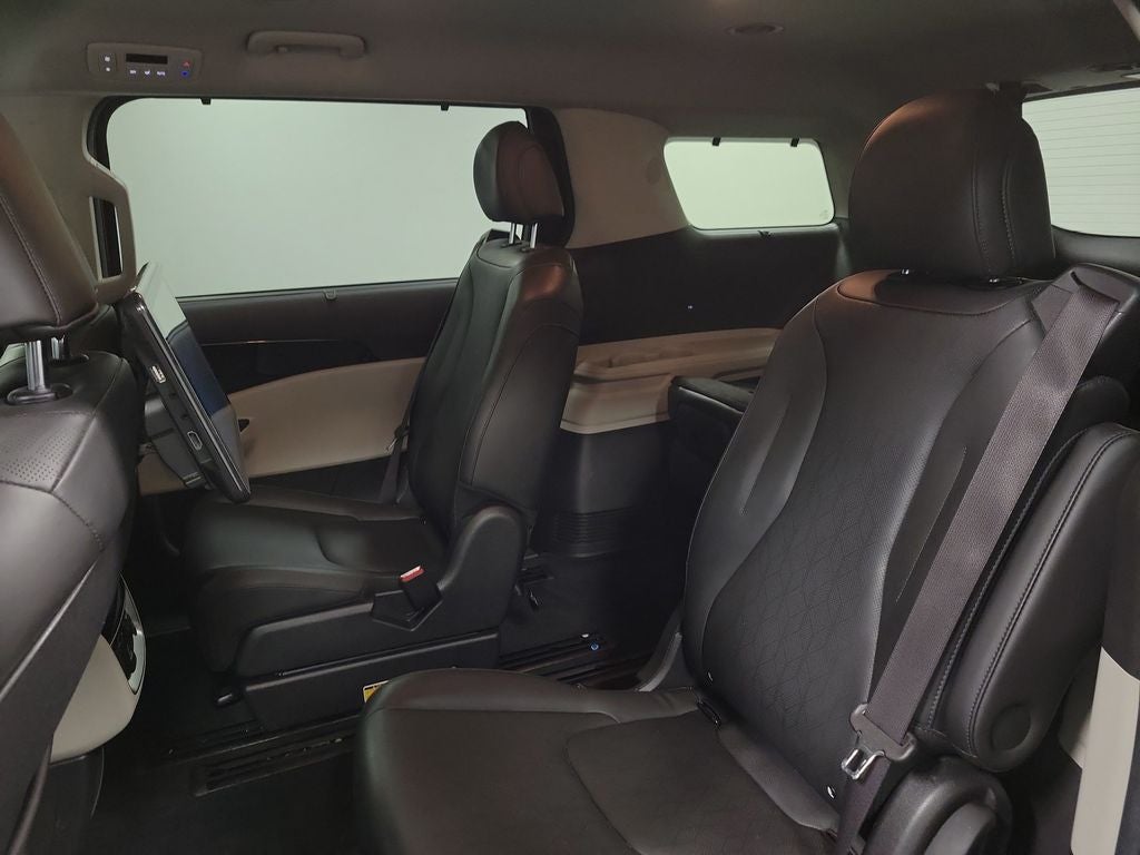 2022 Kia Carnival SX