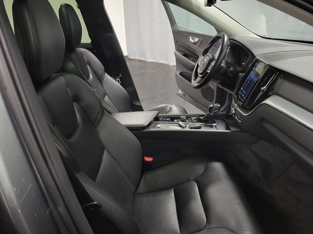 2019 Volvo XC60 T5 Momentum
